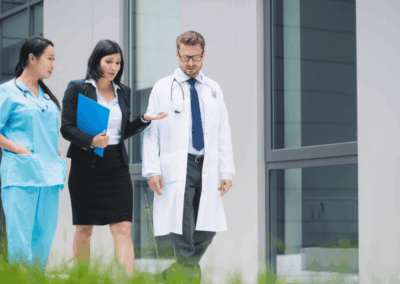 HSE Management Esperto in salute, sicurezza e ambiente nei luoghi di lavoro privati e pubblici